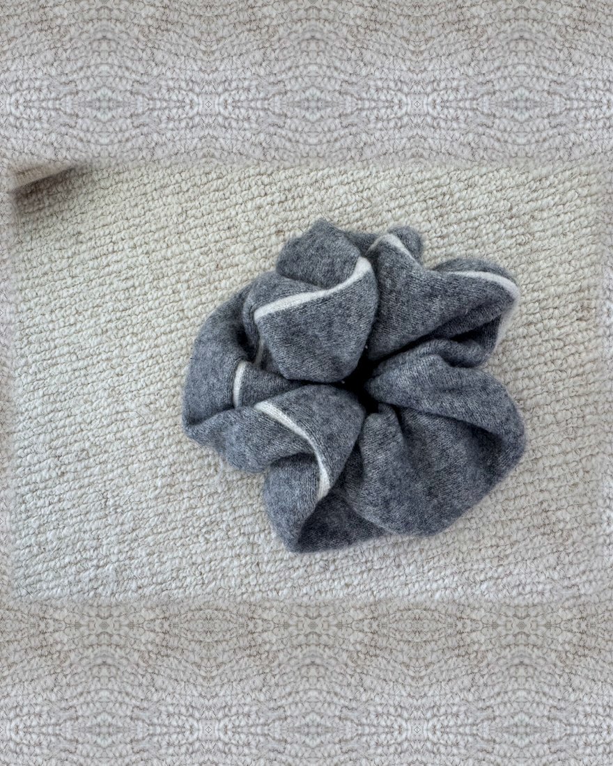 Grey, cream edge chouchou