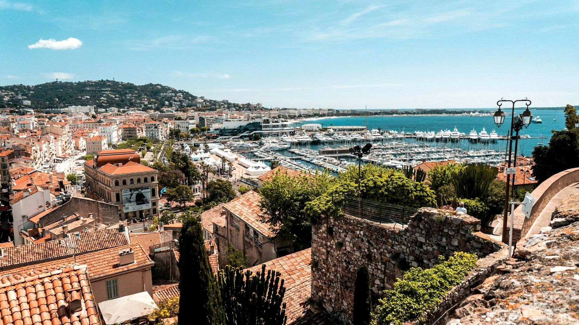 A lane in the old town of Cannes